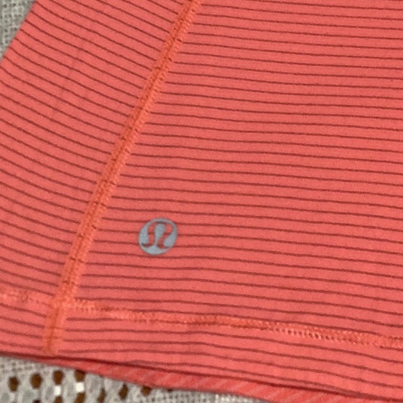 Lululemon athletica top size XS - Picture 5 of 9